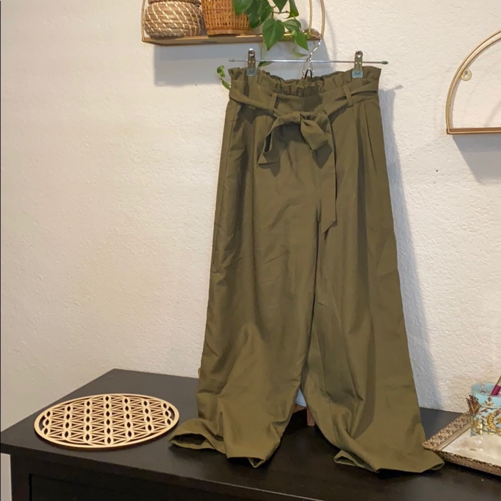 High waisted olive pants